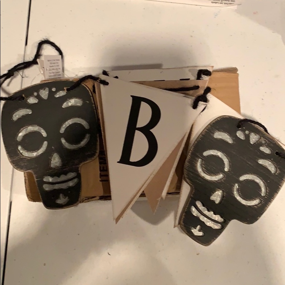 NEW Di Cut BEWARE Halloween Banner